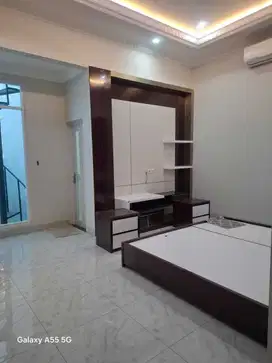 DISEWAKAN RUMAH CANTIK DAN LUAS TAMAN SURYA CENGKARENG JAKARTA BARAT