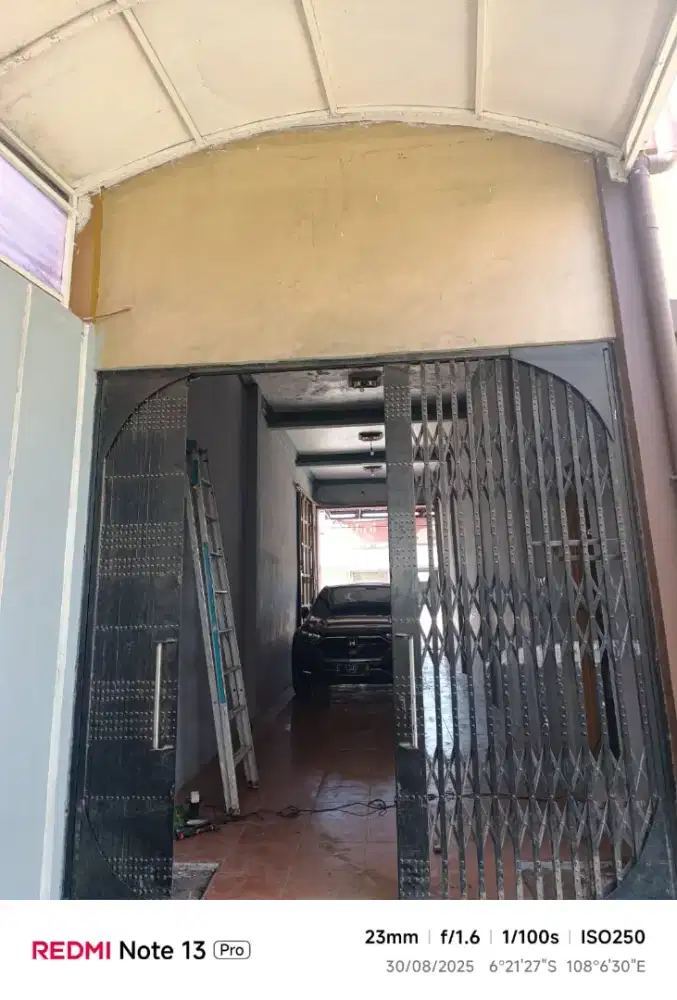 Pintu Besi Harmonika