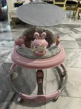 baby walker pink, semua berfungsi baik dan lengkap.