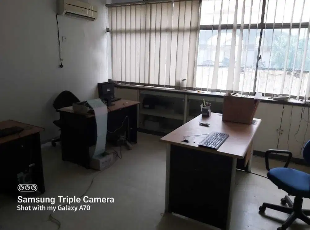 Strategis Untuk Kantor Gudang 5 Ruko Dekat Gajah Mada