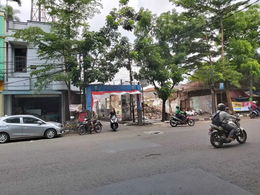Dijual  Ruko di jl A yani 2.5 Lantai