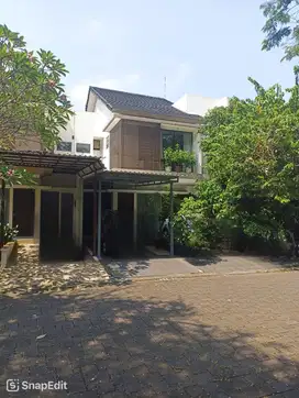 Rumah Tingkat area golf shm cluster telaga golf BSD