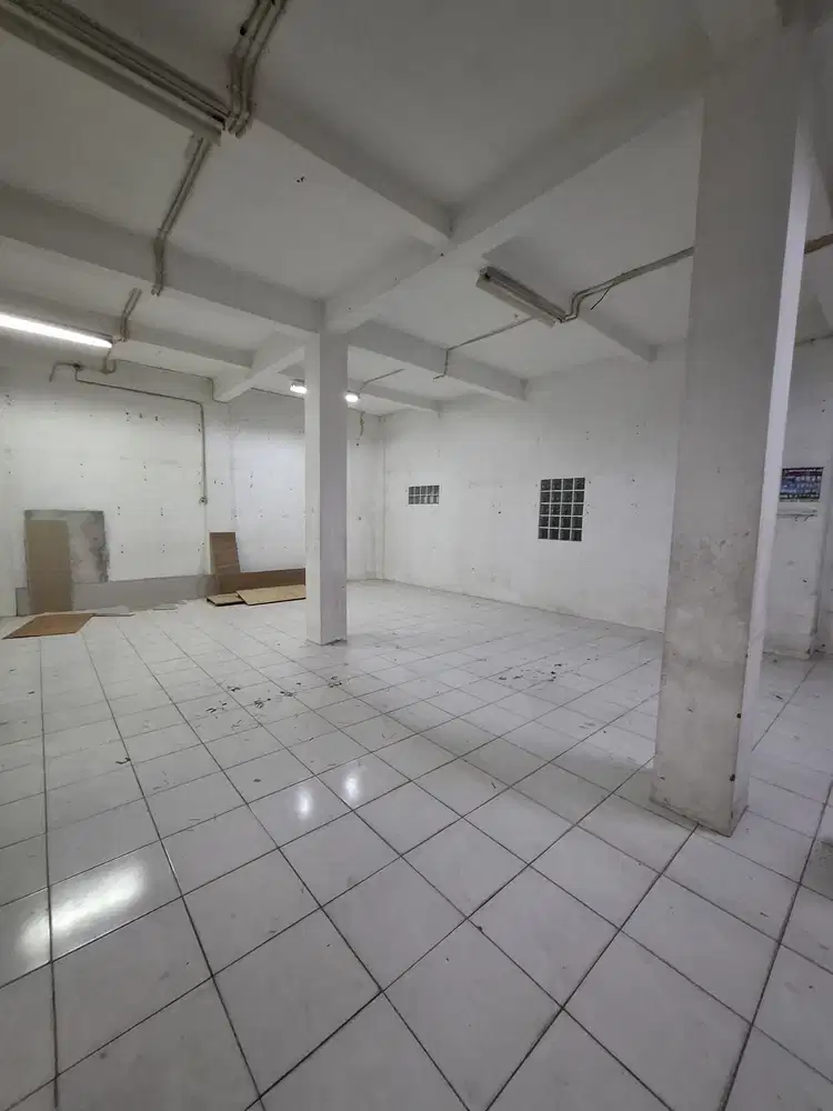 Cengkareng Indah Rumah Gede cocok Usaha online dan mess karyawan