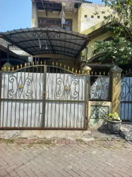 RUMAH DI KELURAHAN GELURAN, TAMAN SIDOARJO