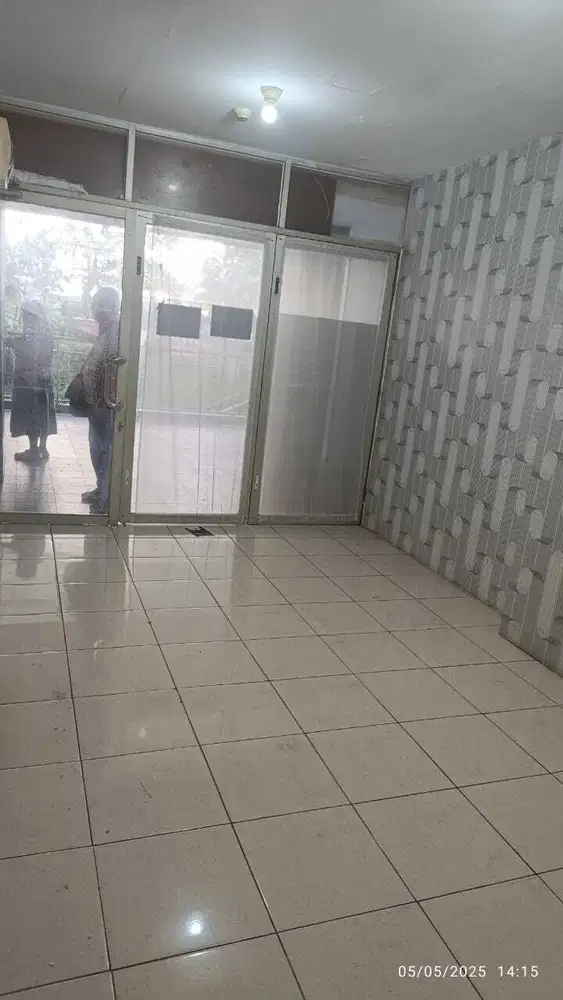 Kios di pluit lokasi strategis selalu ramai
