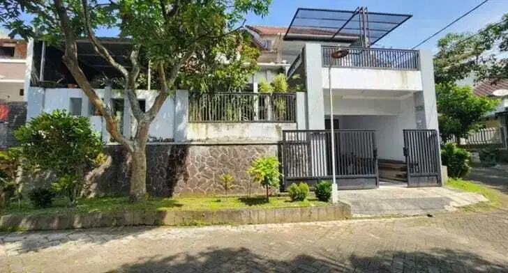 RUMAH DI KELURAHAN LANDUNGSARI, DAU MALANG