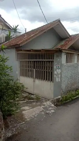 Dijual Rumah Asri  Di Sayap Pajajaran