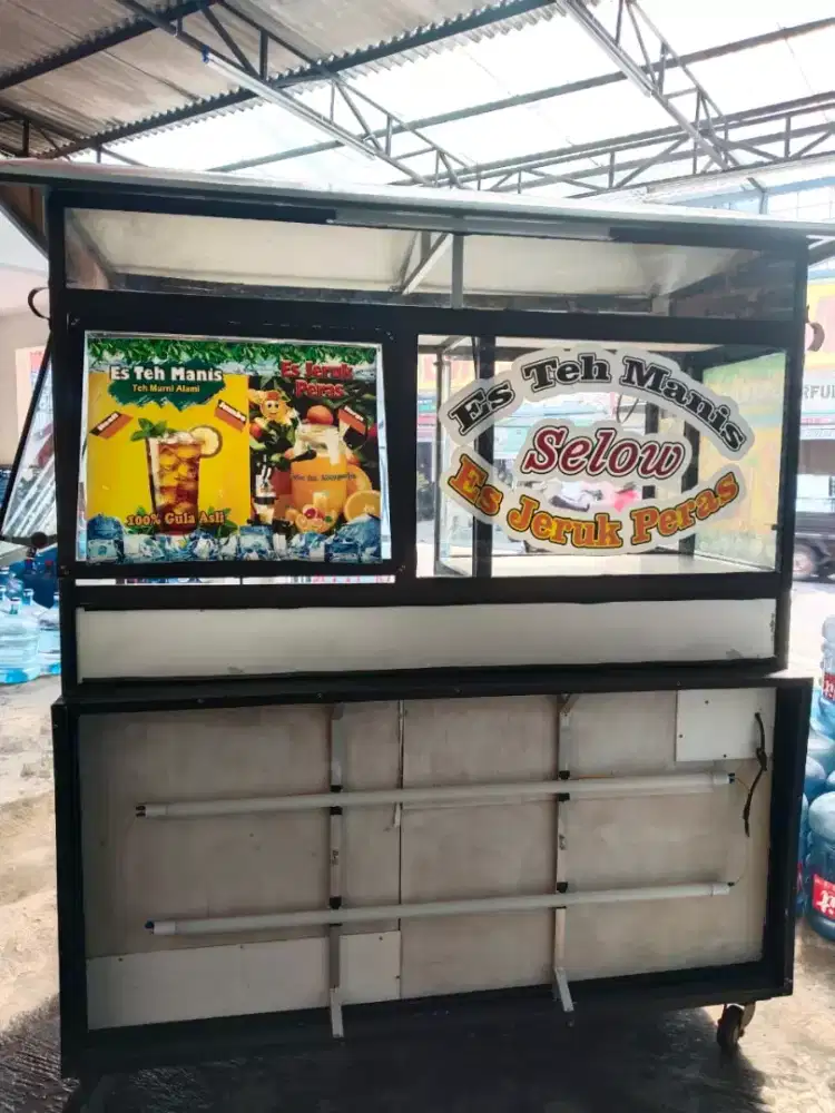 Gerobak jualan makanan dan minuman