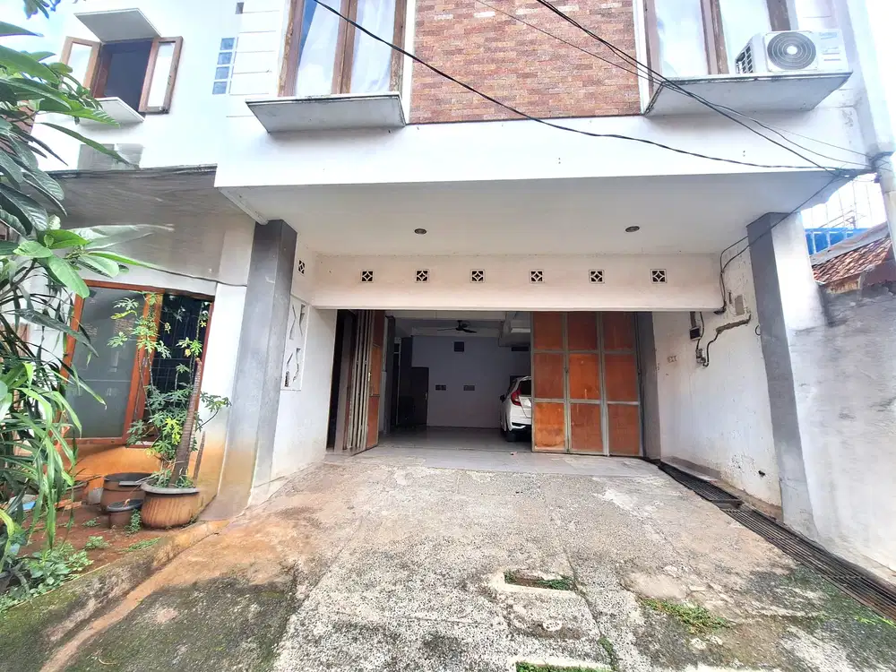 DIJUAL DAN DISEWAKAN RUMAH SIAP HUNI DI PETOGOGAN KEBAYORAN BARU