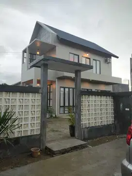 Rumah mewah ada kolam renangnya deket puri citraland