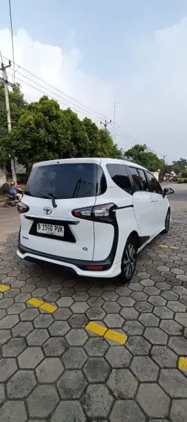 Sienta Q 2016 metic..
