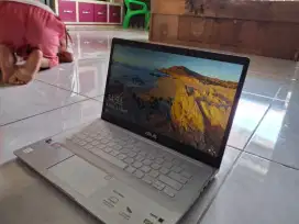 LAPTOP ASUS RYZEN 3 3250U With Radeon Graphics