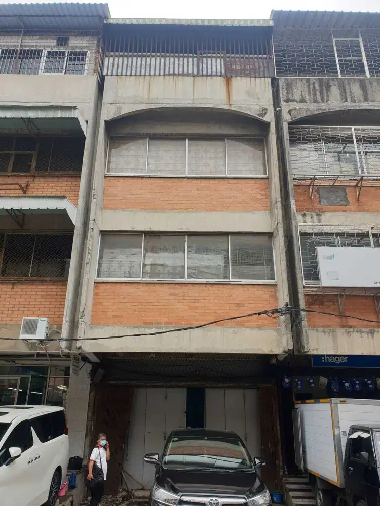 RUKO GLODOK PLAZA 4LT SIAP PAKAI RENOV SEDIKIT