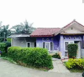 Rumah siap huni dengan tanah luas di Bojong sari Depok