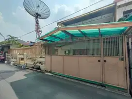 DISEWA RUMAH SEMI FURNISHED LINGKUNGAN NYAMAN SUNTER HIJAU  JAKUT