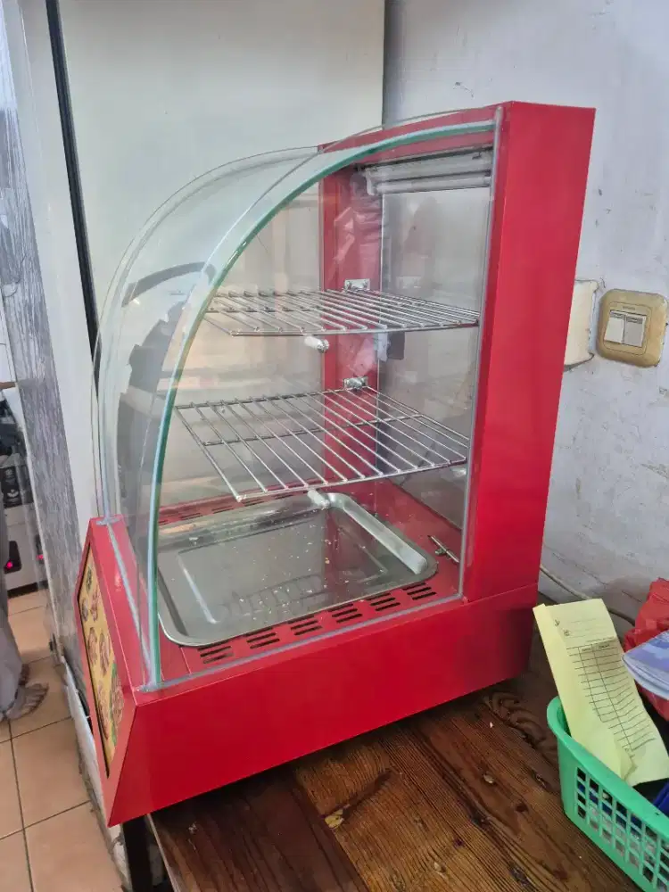 Showcase warmer