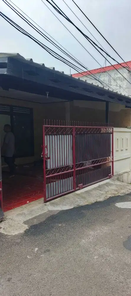 Disewakan murah rumah siap huni di pondok kelapa jakarta timur