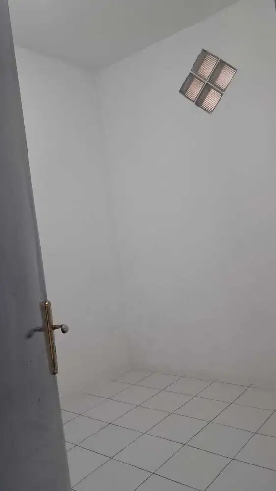 Disewakan Rumah Siap Huni di Taman Kopo Indah 1