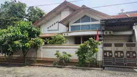 RUMAH HOOK PUSAT KOTA DI PERUMAHAN SEMARANG INDAH