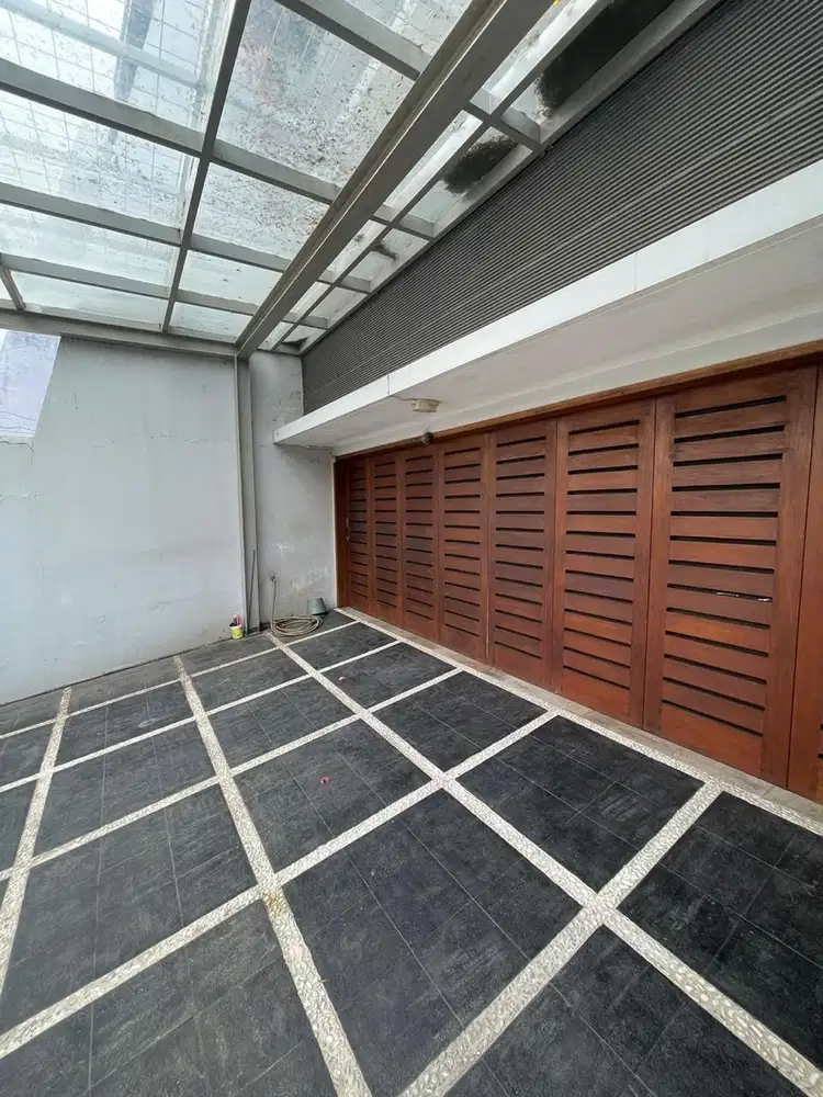 Hadap Timur Rumah Pluit Permai Modern Minimalis