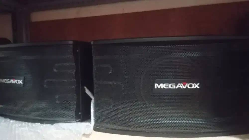 DIJUAL 1 SET SPEAKER DAN AMPLI MQGAVOX