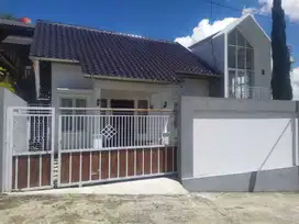 RUMAH VILLA VIEW PEGUNUNGAN DI DAERAH KARANGPANDAN KARANGANYAR JATENG