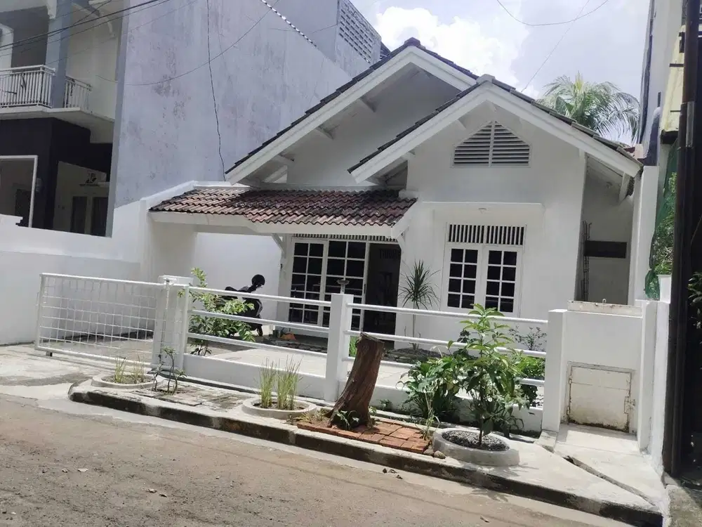 Disewakan rumah siap huni LT160 LB85  dkt galaxy