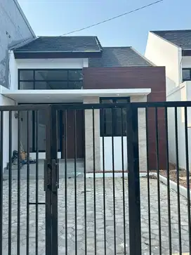 Jual Rumah LUAS dan CANTIK 5 menit ke Tol Jatiwarna Bekasi