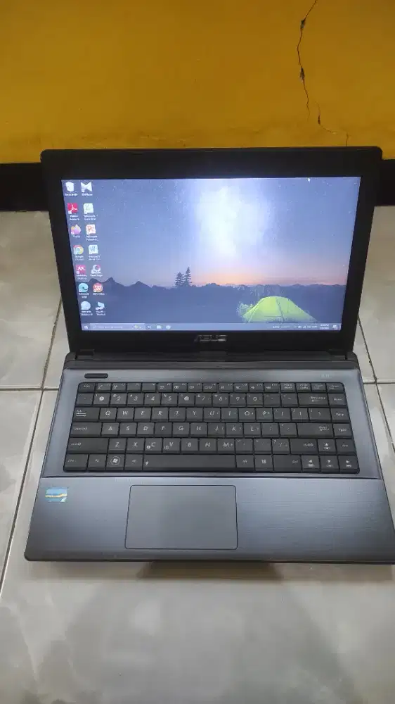 Laptop Asus 14 i3 Speed 2,40Ghz Normal Mulus & Siap Pakai