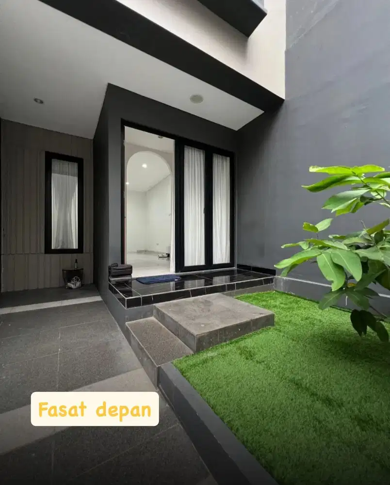 Dijual Cepat Townhouse di Kebon Jeruk, carport 5-6 mobil.Jakarta Barat