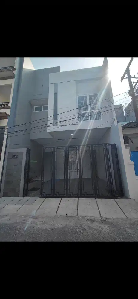 RUMAH BARU BANGUN LEBAR 7M DARI BAHAN KUALITAS TERBAIK PADEMANGAN