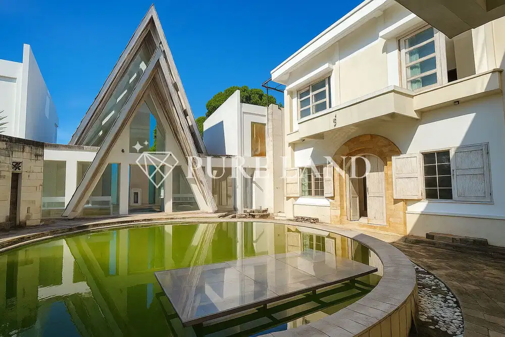 1000m2 Strategic Commerce Building in Kuta