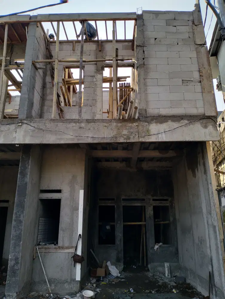 RUMAH MURAH DUA LANTAI DLM CLUSTER DI CONDET JAKARTA TIMUR