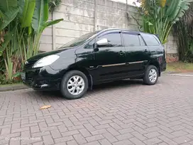 Toyota Kijang Innova 2011 Bensin