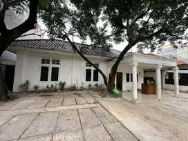DISEWAKAN RUMAH DI JL. SYAMSURIZAL JAKSEL LT.614m2 ADA 5 KAMAR