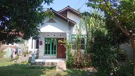 RUMAH DI KELURAHAN KEDUNG OMBO, TANJUNGANOM, NGANJUK