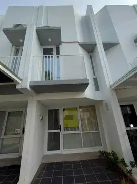 DISEWA RUMAH 2 LANTAI FURNISHE CLUSTER MYZA BSD TANGERANG
