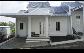 Minimalis Siap Huni Dalam Cluster Bulusan Tembalang