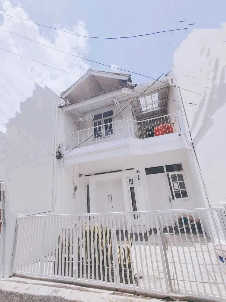 RUMAH  MINIMALIS  2 LANTAI SIAP HUNI DI ANTAPANI BANDUNG