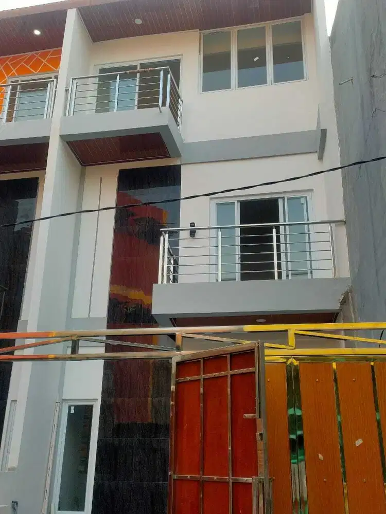 Dijual Rumah di Jalan Angke Indah, Jakarta Barat