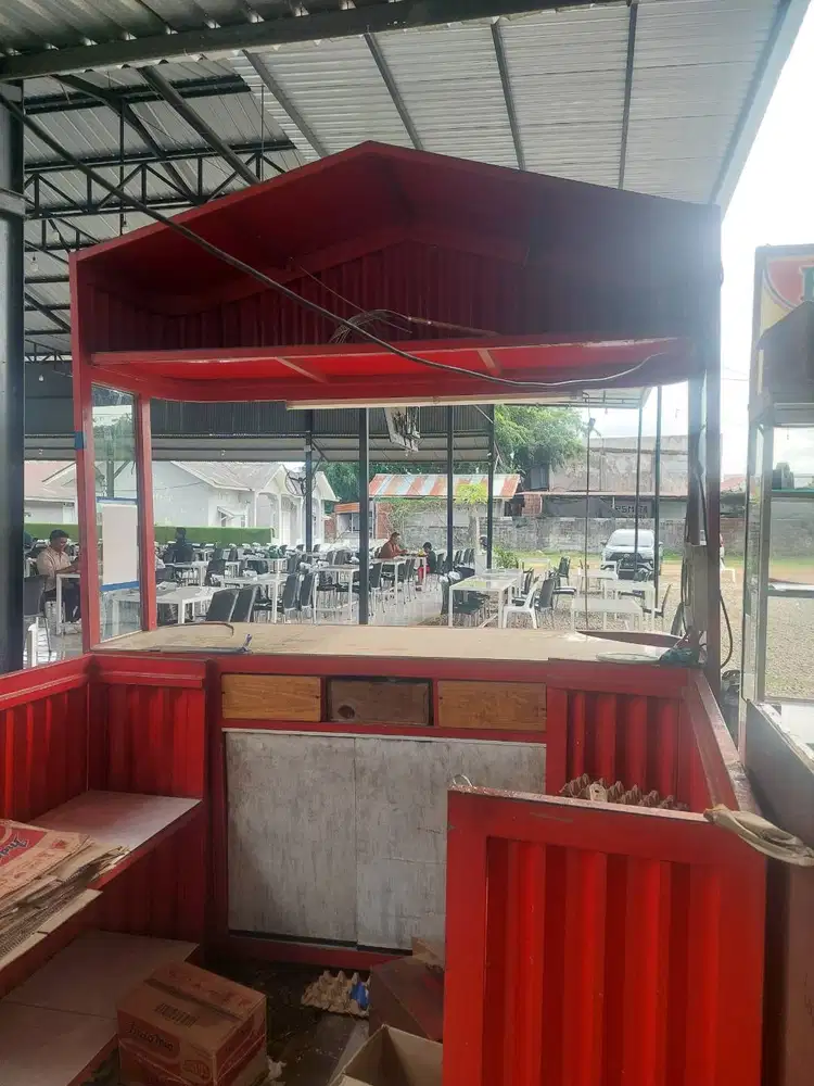 Gerobak dan beserta isi isinya