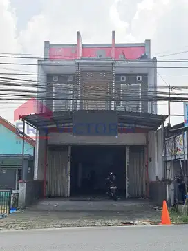 Ruko Sewa Pinggir Jalan Raya Lokasi Strategis dan Ramai Dekat Exit Tol