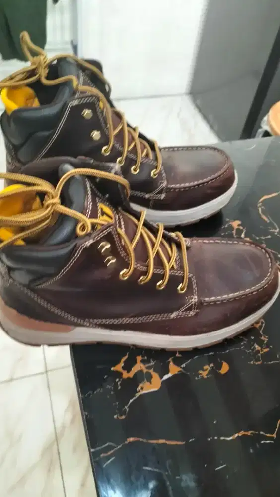 Sepatu safety Caterpillar