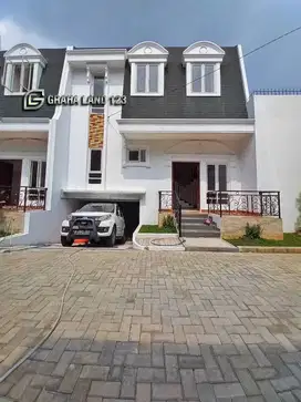 DIJUAL RUMAH BARU AMERICAN STYLE DI CILANDAK TRANSMART JAKARTA SELATAN