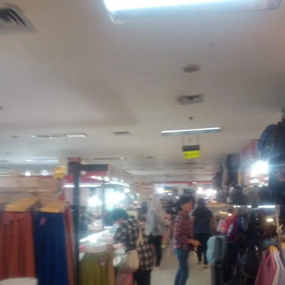 3. kios.  gandeng.   superrrr. strategis. lantai. 2.  ke. mrt