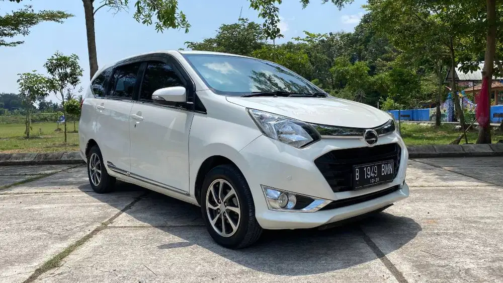 daihatsu sigra 1.2 R AT 2016
