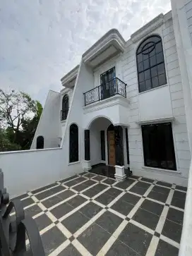 Rumah 2 lantai pinggir jalan GDC