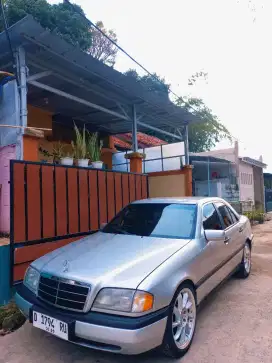 Mercedes Benz W202 C180