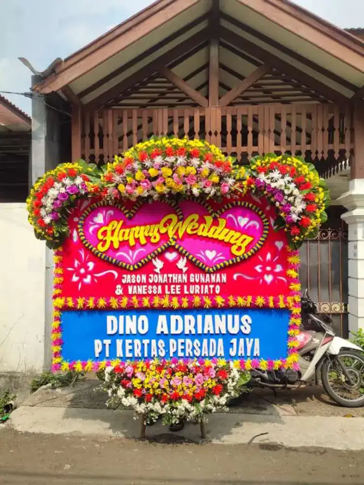 Bunga papan ucapan Happy Wedding pengiriman Jabodetabek 24 jam