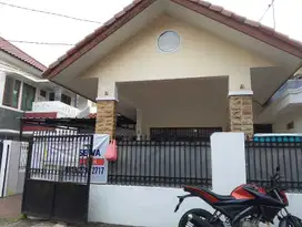 Rumah Disewa – Bisa untuk Kantor, Kawasan Strategis Tebet, JakSel